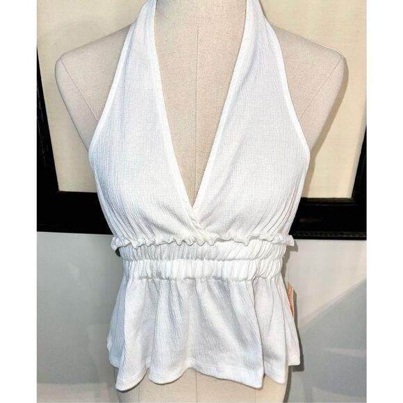 Almost Famous White Top NWT- Size Medium - Picture 4 of 9